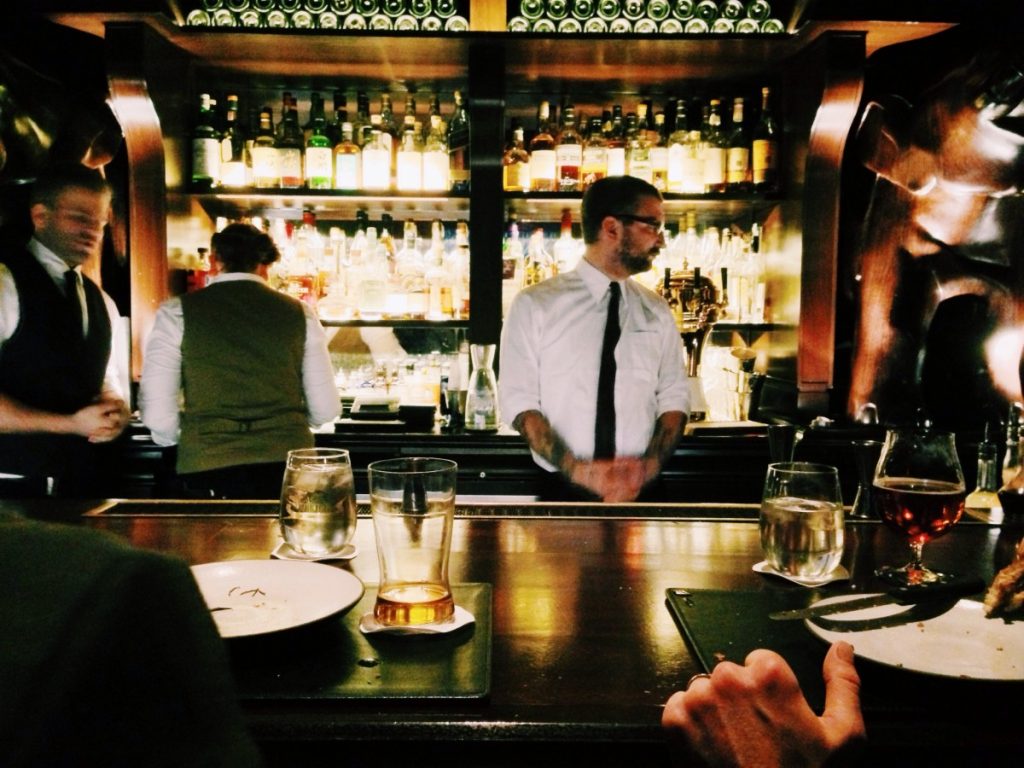 bar_pub_drinks_nightclub_bartender_waiters_nightlife_alcohol-705958